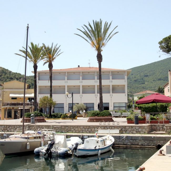 hotel-levante-dal-porto